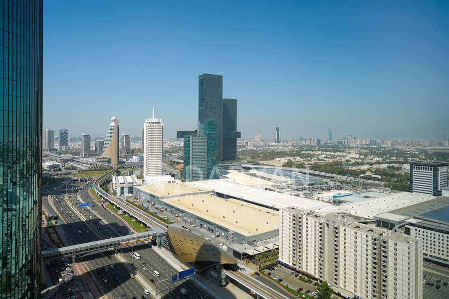 Dubai's skyline View | Deluxe Suite | Exclusive area - Image 11