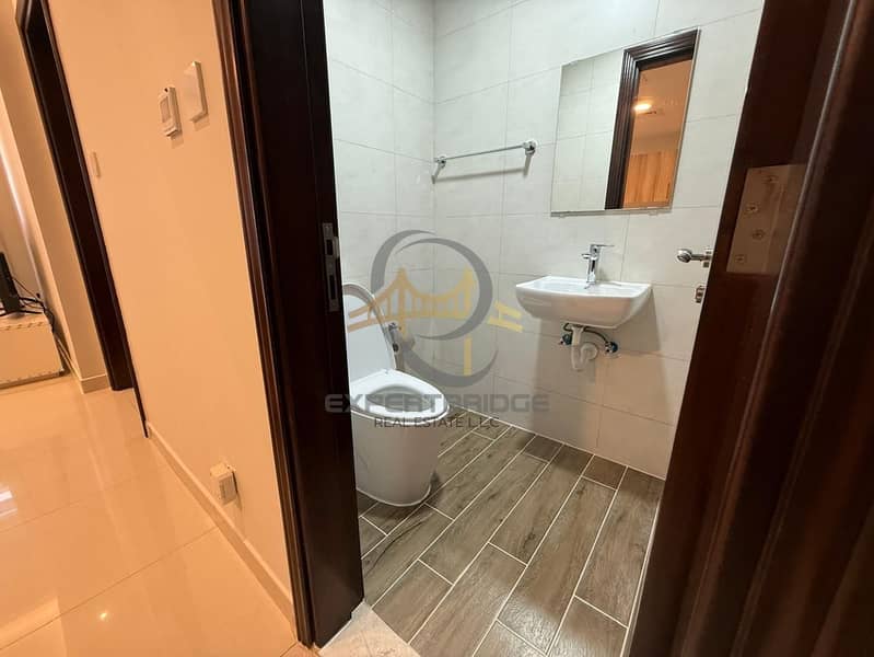 Bright, Spacious layout, Prime location - Image 8