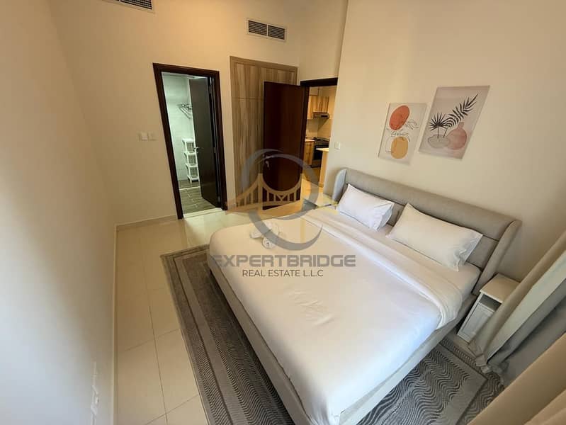 Bright, Spacious layout, Prime location - Image 9