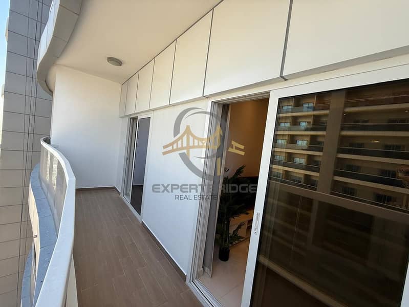 Bright, Spacious layout, Prime location - Image 10