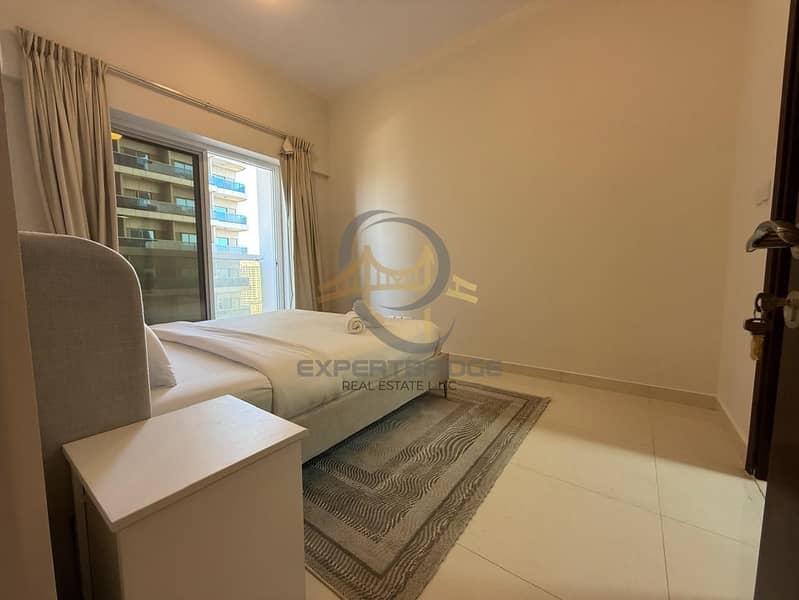 Bright, Spacious layout, Prime location - Image 11