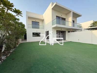 3 Bedroom Apartment for Rent in Yas Island, Abu Dhabi - Vacant 3BR Upgraded To 4BR Duplex with Huge Garden