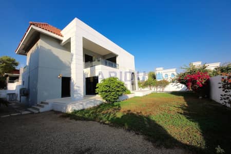 4 Bedroom Villa for Rent in Al Safa, Dubai - Private Pool Green Garden Well Maintained Villa 4 Bedroom Villa for Rent in Al Safa, Dubai - Private Pool Green Garden Well Maintained Villa