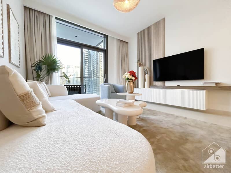 2 Crown Tower - 1507-Living - 3. jpg