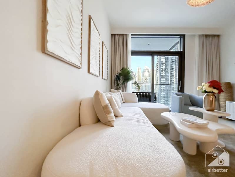 3 Crown Tower - 1507-Living - 4. jpg
