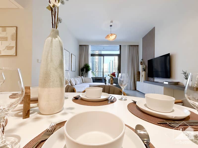 5 Crown Tower - 1507-Living - 2. jpg