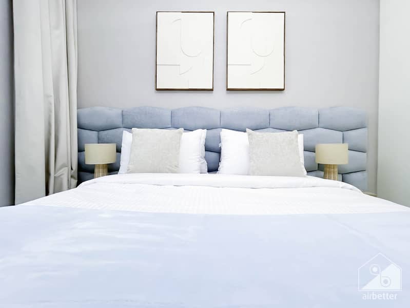 33 Crown Tower - 1507-Room2 - 4. jpg