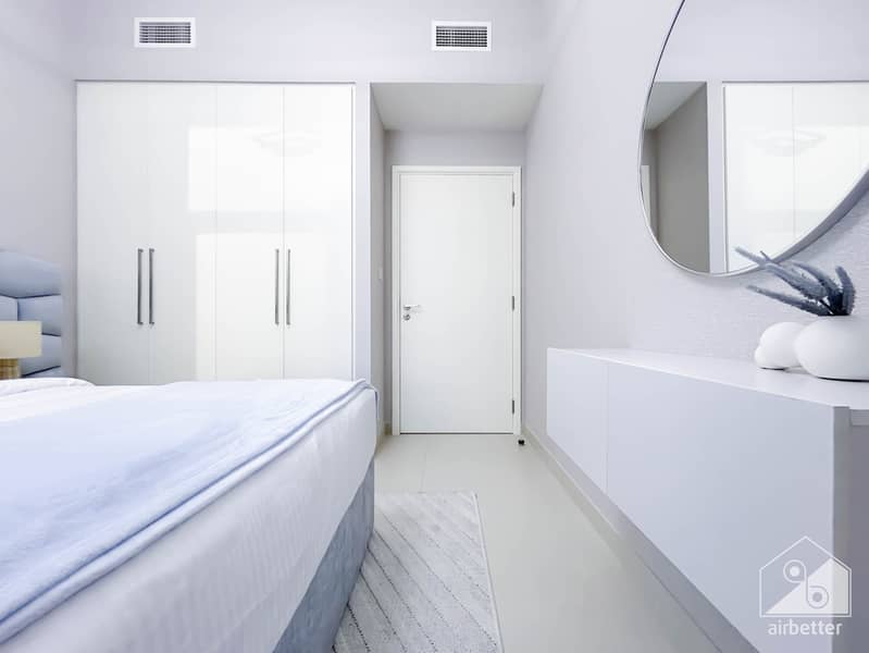 35 Crown Tower - 1507-Room2 - 6. jpg