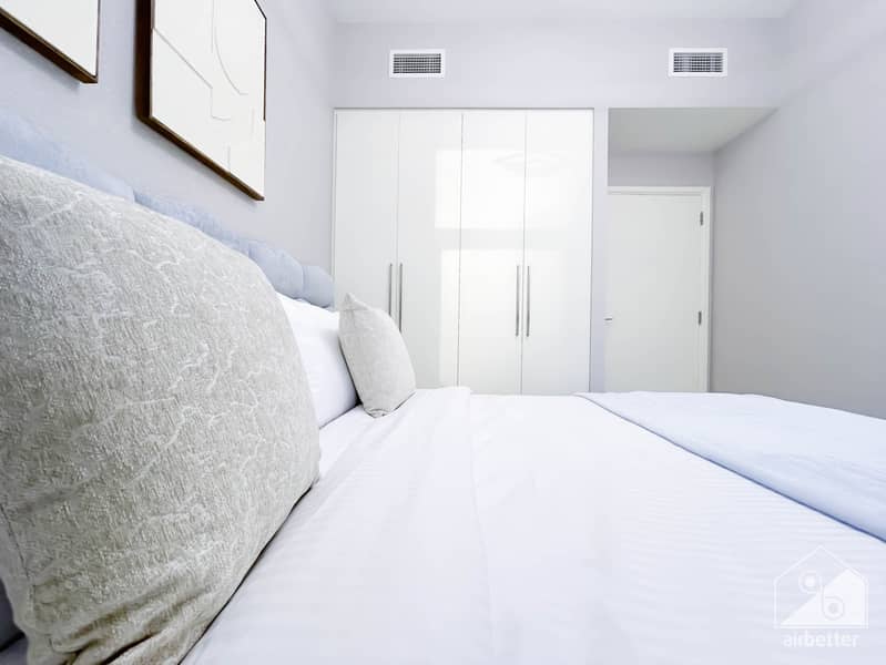 37 Crown Tower - 1507-Room2 - 8. jpg