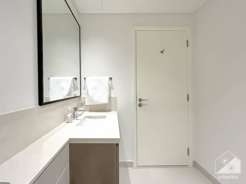 54 Crown Tower - 1507-WC - 3. jpg