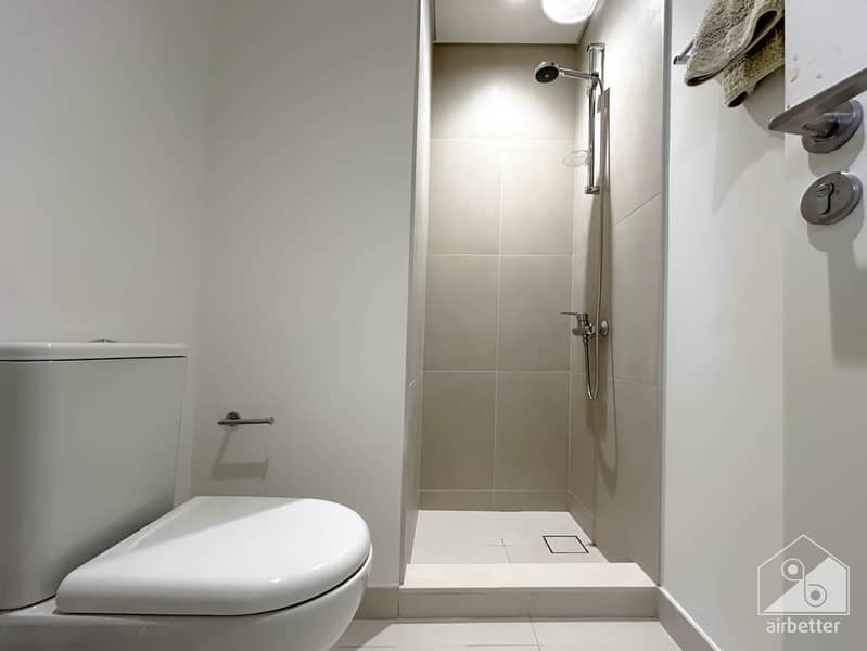 55 Crown Tower - 1507-WC2 - 1. jpg