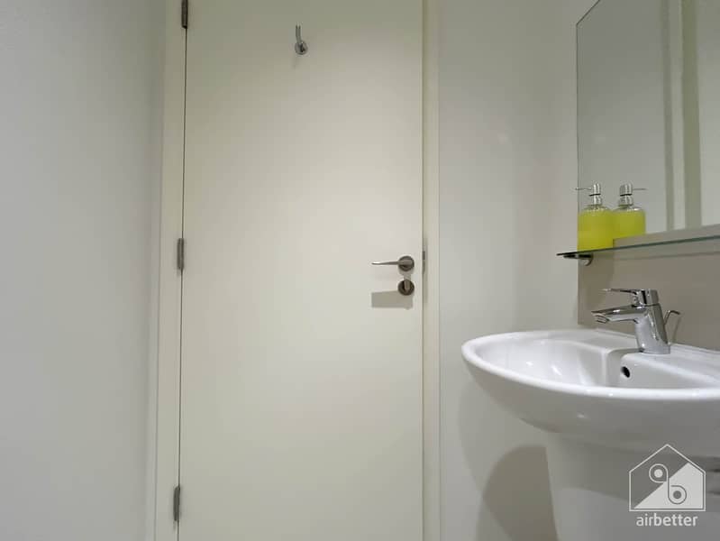 57 Crown Tower - 1507-WC2 - 3. jpg