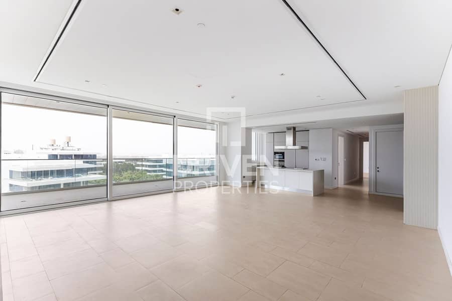 Exceptional Unit | Dynamic Neighborhood | Vacant