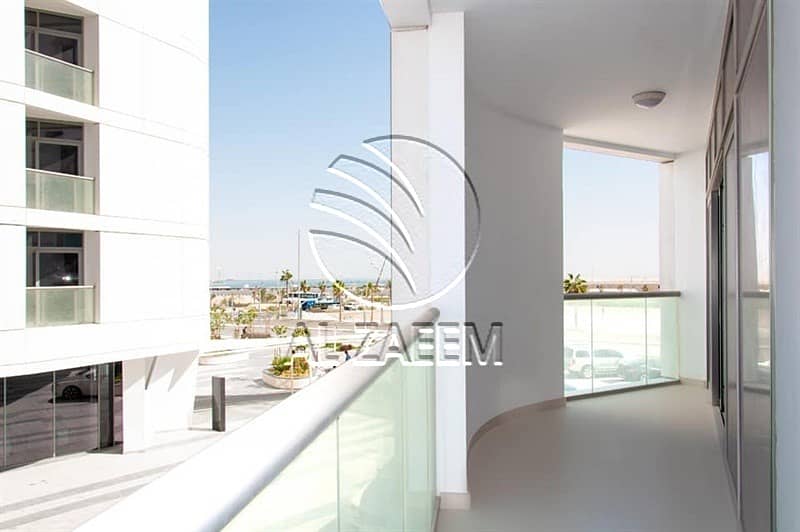 Vacant Now! Clean 3 Bedroom Apartment with Balcony Vacant Now! Clean 3 Bedroom Apartment with Balcony