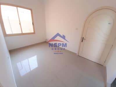 شقة 1 غرفة نوم للايجار في شارع المطار، أبوظبي - 20201109_130133 (2). jpg