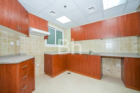 3 Bedroom Flat for Rent in Jumeirah Lake Towers (JLT), Dubai - Accessible Floor | Spacious 3-Bed | Indoor Pool