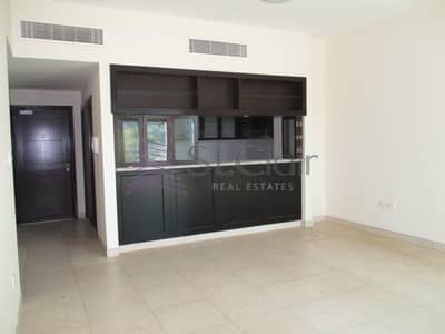Spacious 1 Bed with Balcony | Full Lake View Spacious 1 Bed with Balcony | Full Lake View
