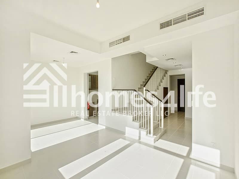 Corner Plot | Vacant |Townhouse with Study+Maid Corner Plot | Vacant |Townhouse with Study+Maid