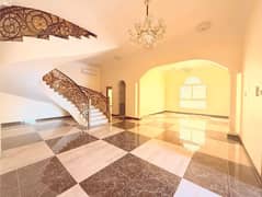 فیلا في حوشي 5 غرف 140000 درهم - 12538805