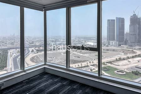 مکتب  للايجار في الخليج التجاري، دبي - مکتب في برج تشرشل التجاري،أبراج تشرشل،الخليج التجاري 130000 درهم - 12523093