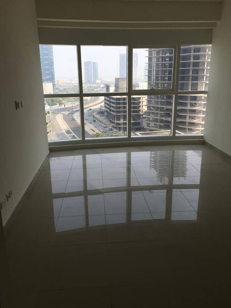 Studio W/ Swimming Pool View | 2 Chqs Studio W/ Swimming Pool View | 2 Chqs
