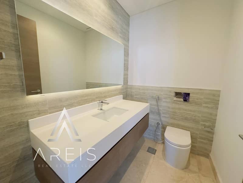 Bright 3BR with Full Sea-Facing Windows - Image 7