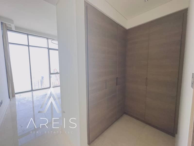 Bright 3BR with Full Sea-Facing Windows - Image 9