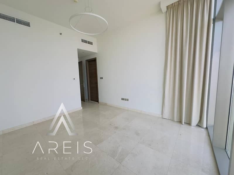 Bright 3BR with Full Sea-Facing Windows - Image 15