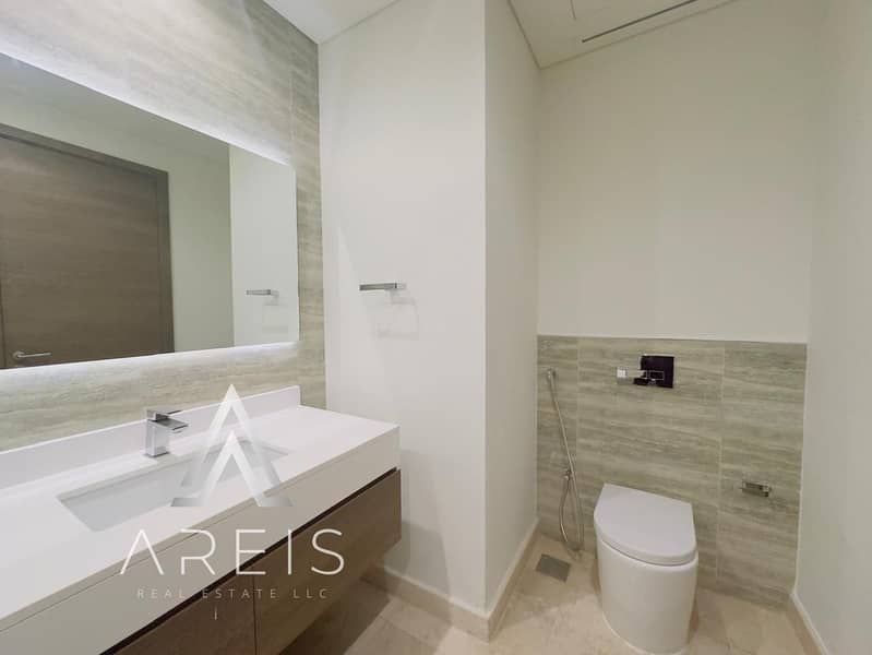 Bright 3BR with Full Sea-Facing Windows - Image 26