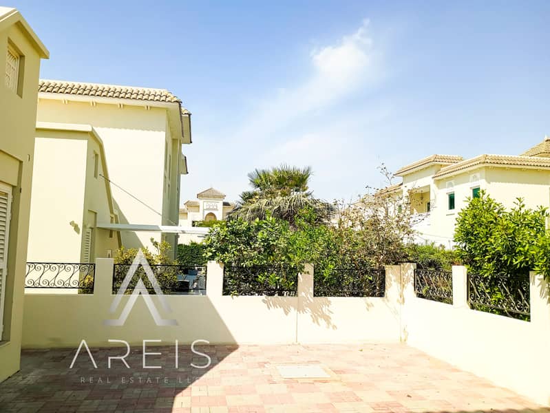 Spacious 4BR Villa with Private Garden