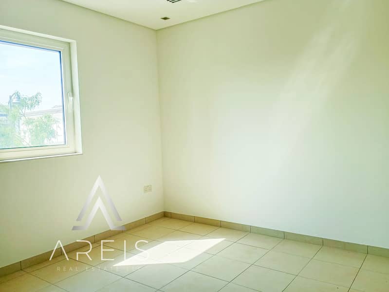 Spacious 4BR Villa with Private Garden - Image 10