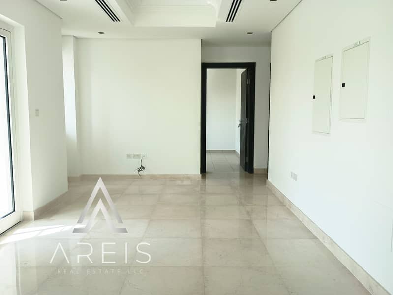 Spacious 4BR Villa with Private Garden - Image 13