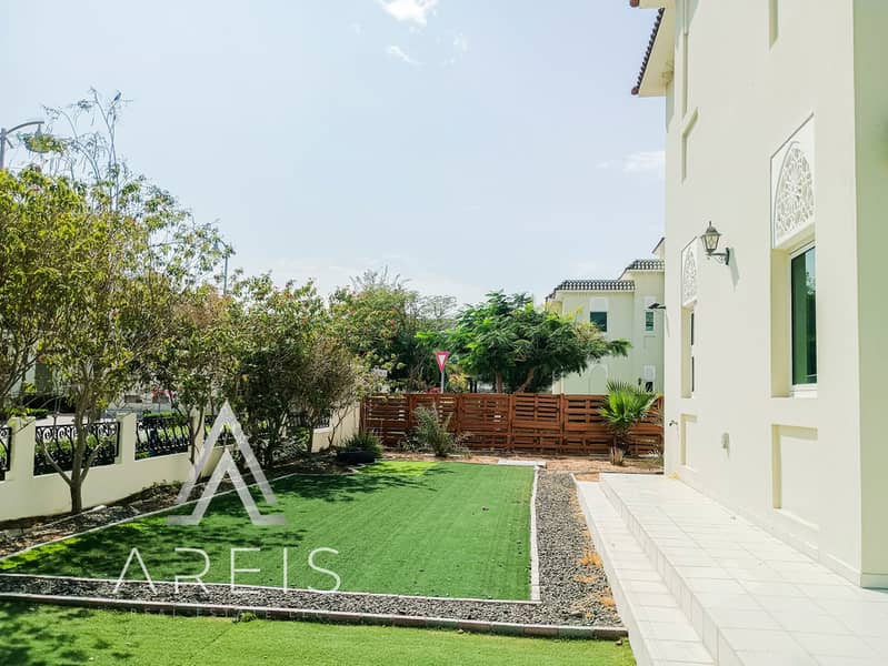 Spacious 4BR Villa with Private Garden - Image 16