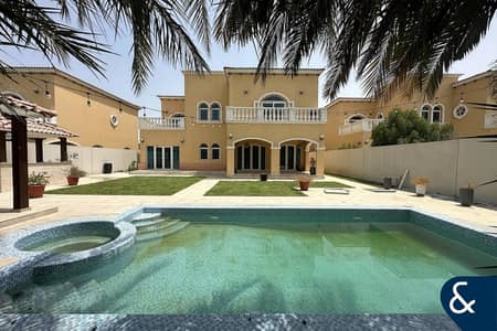 فیلا 5 غرف نوم للايجار في جميرا بارك، دبي - فیلا في ليجاسي،جميرا بارك 5 غرف 650000 درهم - 12544352