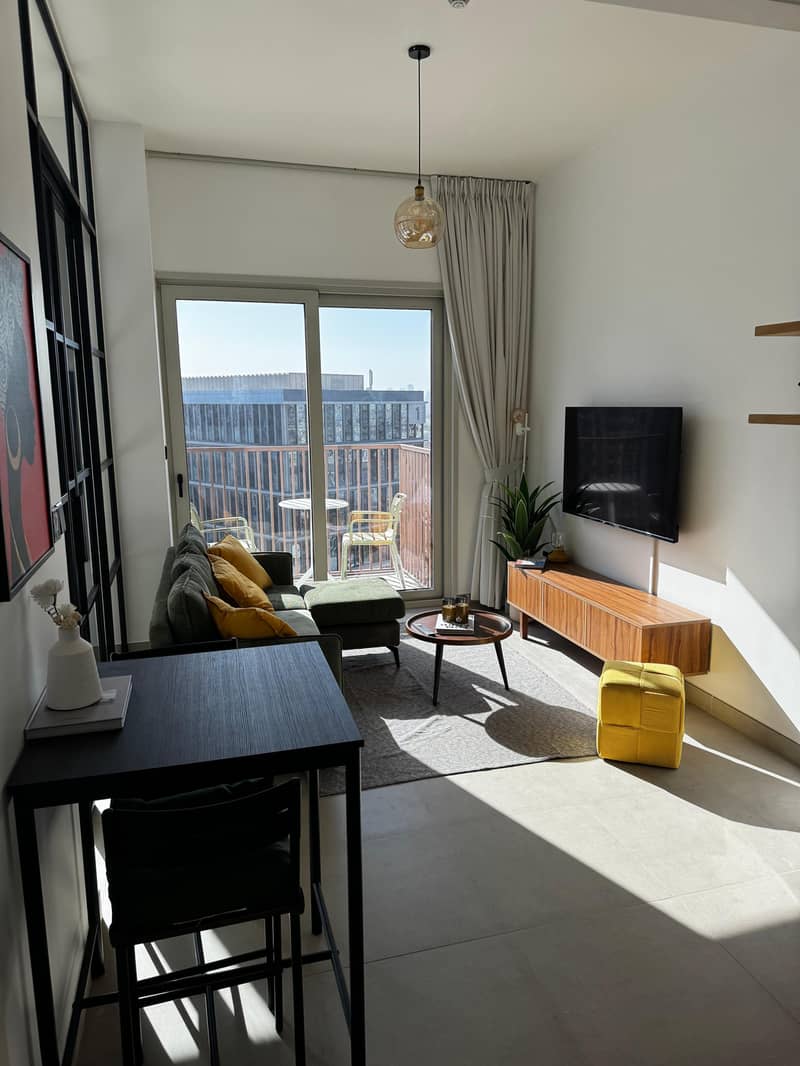 Fully Furnished 1-BHK | Pool View | Prime location