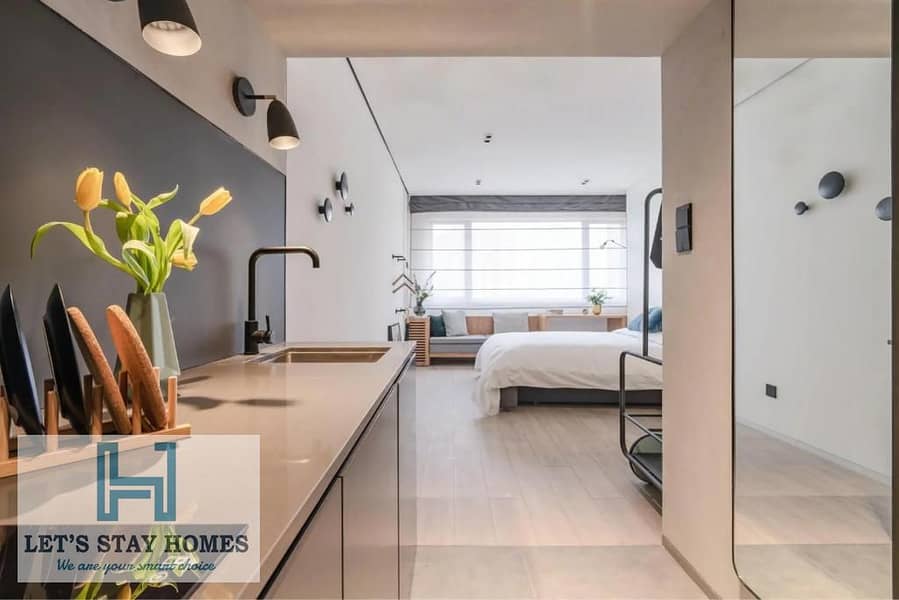 Hidden Gem | Affordable Luxury | Free Gym & Pool | Easy Metro Access | Clean & Cozy Rooms I With kitchen I Free Cleaning