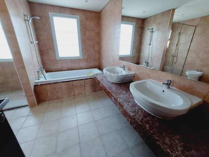 Corner | Landscaped | Huge Green Plot | Ready Now - Image 13