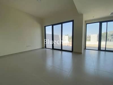 4 Bedroom Villa for Rent in Dubai South, Dubai - Spacious Layout | Backyard Garden | Laundry Room