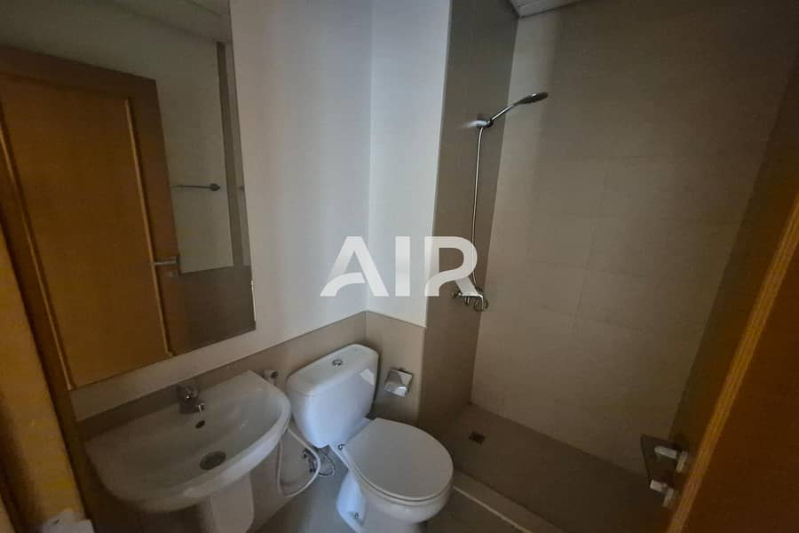 2 Bedroom I Very Close to Pool | Private Garden - Image 9