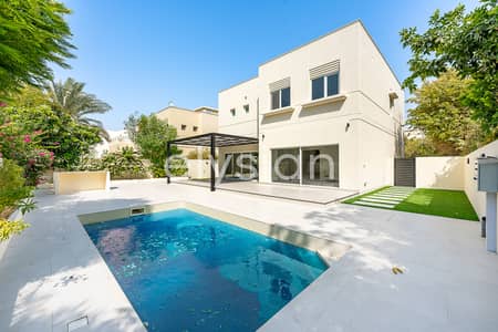 5 Bedroom Villa for Sale in The Meadows, Dubai - TurnKey Villa | Fully Renovated | Private pool