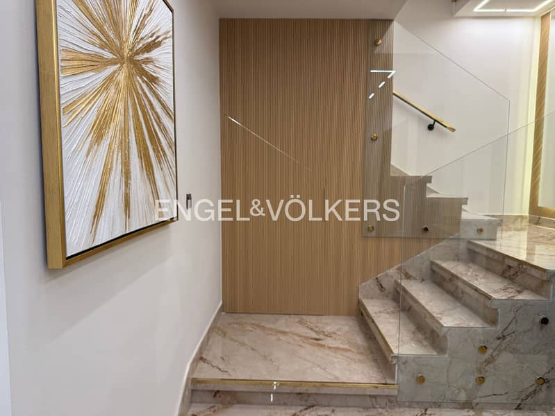 Fully Upgraded Townhouse | Park Backing | Vacant