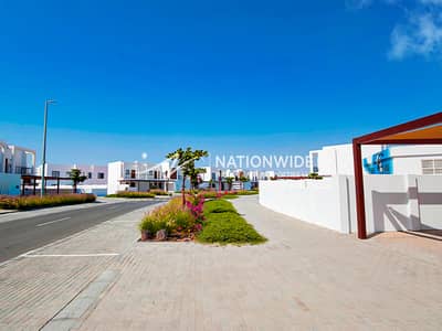1 Bedroom Flat for Sale in Al Ghadeer, Abu Dhabi - Stunning 1BR| Rented |Family-Friendly| Prime Area