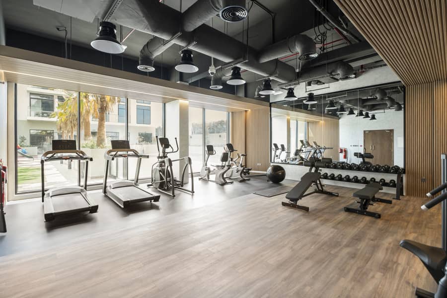 Spacious Studio Apartment with Pool View | Fully Furnished - Image 15