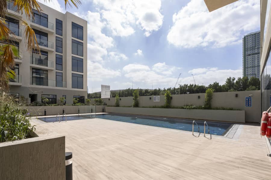 Spacious Studio Apartment with Pool View | Fully Furnished - Image 17