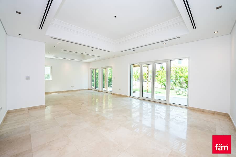 Best Unit| Immaculate Condition| Key Location