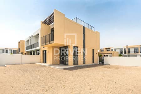 4 Bedroom Villa for Rent in Dubai South, Dubai - Pool Facing | Massive Garden | Excellent Location
