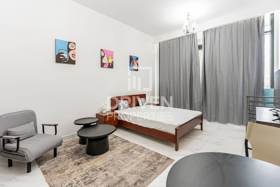 Bills Inclusive | Amazing Pool View | Mid Floor