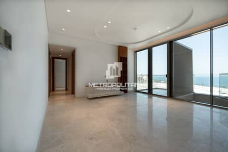 2 Bedroom Apartment for Sale in Palm Jumeirah, Dubai - Multiple Units Available | Investor Deal | Vacant