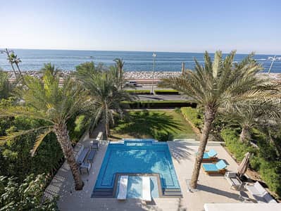 5 Bedroom Villa for Rent in Palm Jumeirah, Dubai - Luxury Villa | Ocean View | Private Beach Access