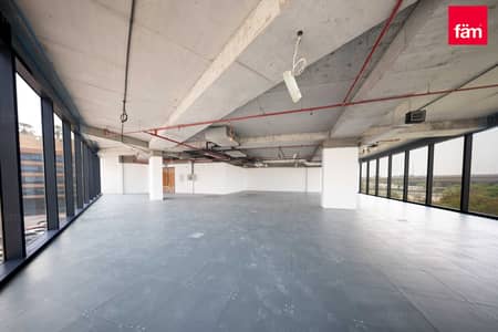 Shop for Rent in Bur Dubai, Dubai - Open Views | Vacant | Low floor | Shell n Core